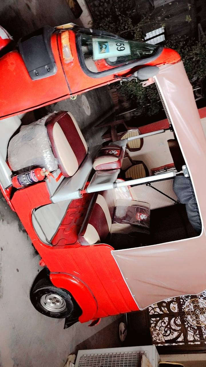 يوجد تكتك موديل 2017 كاملة  اوراق تحويل ثاني يوم مكان المدائن،***********
