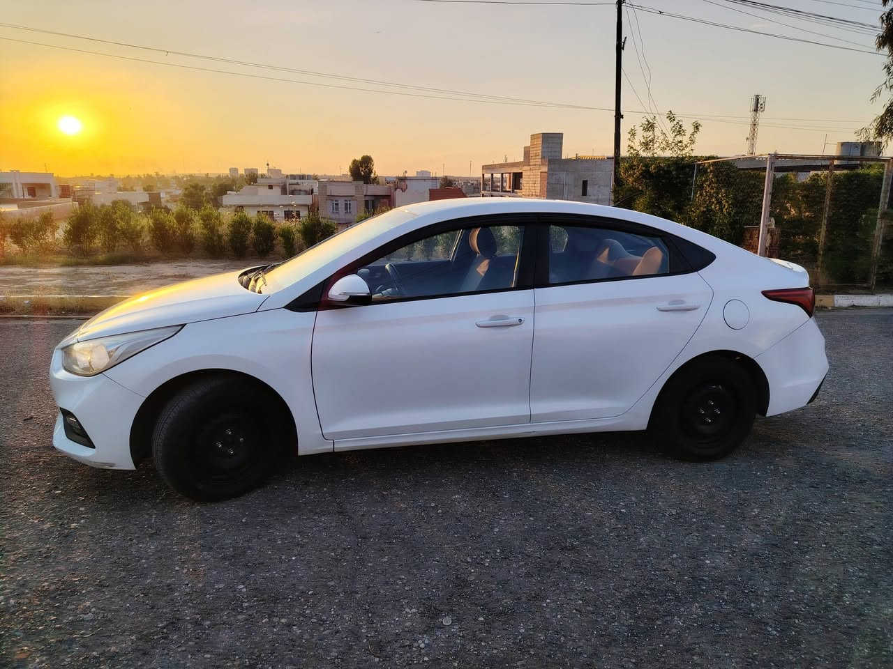 السلام عليكم...
هونداي اكسنت Hyundai Accent

٢٠١٩

ماشية ١١٨ الف و سيارة حلوة وامورها طيبة!!

طخم اطارات جديد قبل اقل من شهر مع صدر امامي جديد! 

بيها هلال فوق الإطار الخلفي جهة السائق و الباب صبغ.

ادامة للنوزلات والمجاول قبل ١٠ ايام، والسيارة جاهزة...

سنوية نافذة إلى شهر ١٠ / ٢٠٢٦

بس الهزة منتهية.

السيارة بأسمي تحويل مباشر

السعر 130 ورقة


**إذا كنت صاحب هذا الإعلان وتريد حذفه لأي سبب، رجاءا أرسل رسالة إلى الدعم الفني**