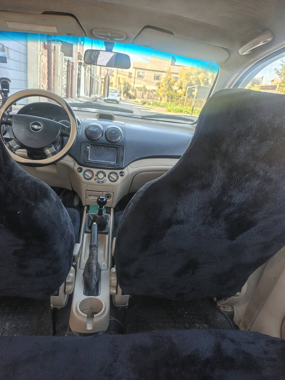 افيو مؤسسة موديل 2011
محرك استرة وكير شرط
سنوية هزة جديد 
شرط الوكالة والتحويل
هيئه وغرامات صفر
بدون ضرر
كابون تكسي
السعر  56وبيها مجال 
العنوان: موصل جانب الايسر
رقم الهاتف:  ***********
