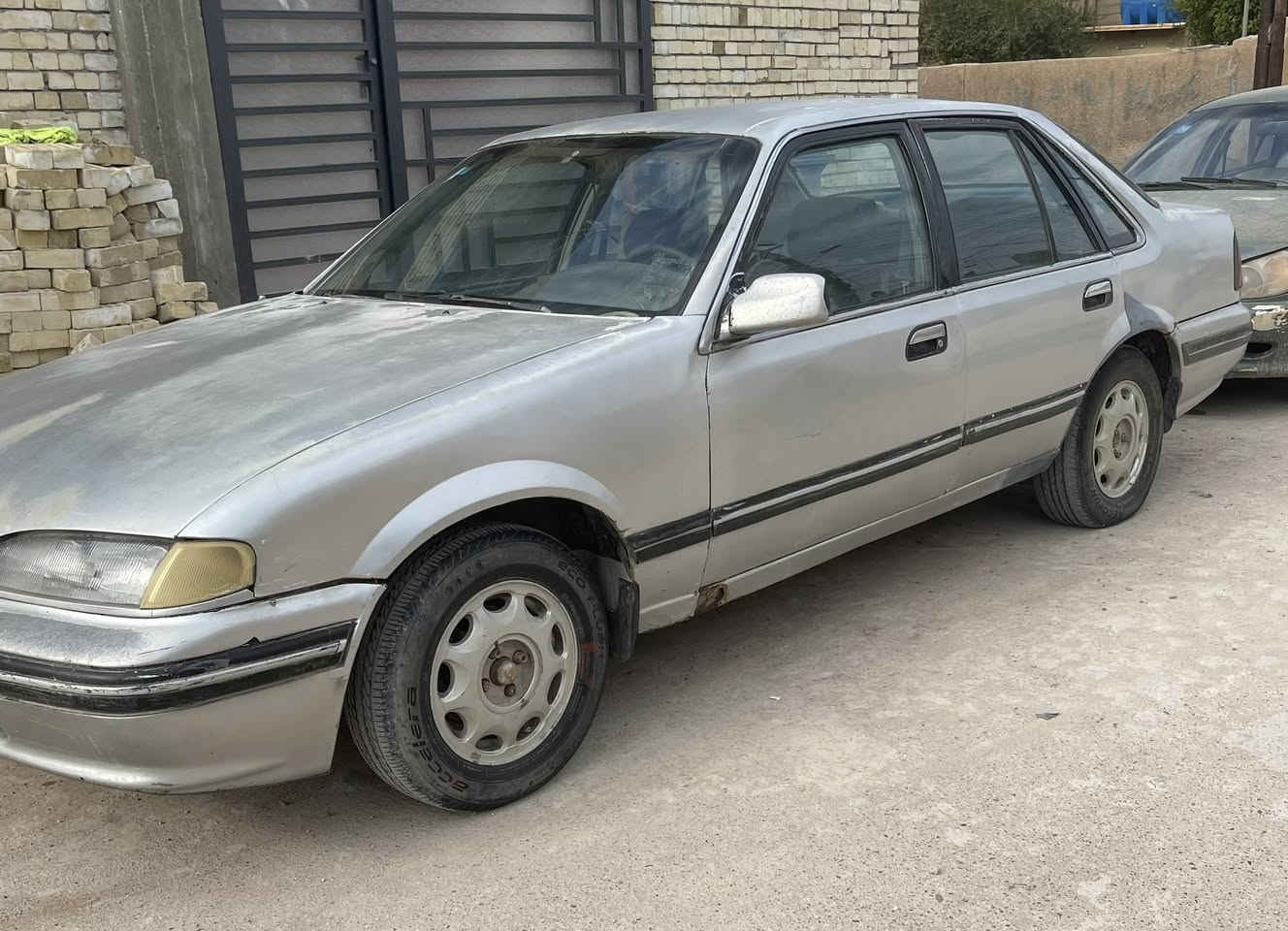 أبرنس موديل 1993 بسمي رقم بغداد رقم جديد كير ومكينه وصدر وتخم تاير زينات ما بيهاا ضربه 
سعرهاا ٢٥ وبيها مجال قليل مكانهاا محمودية 
***********
