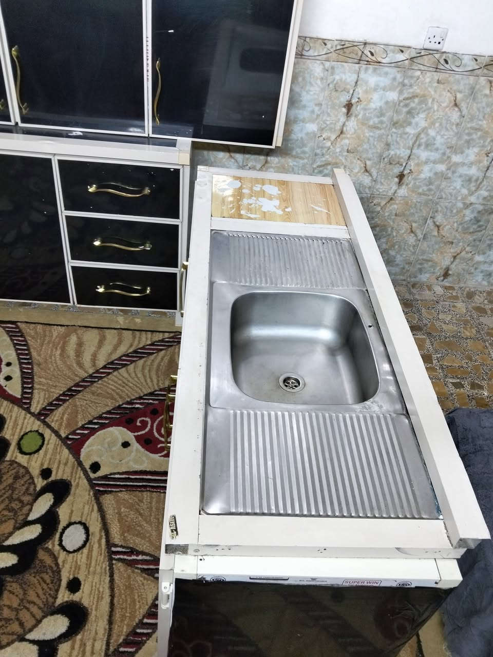 كاونتر 3 قطع مستخدم نضيف تفاصل لأمنيوم مو سوكي لا يوجد اضرر عنوان شعب اكو توصيل *********** بي وتساب
