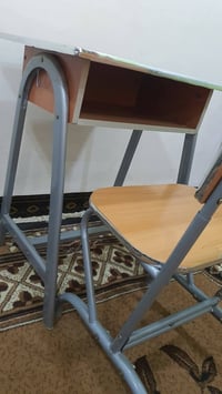 رحلة دراسية • طاولة دراسة • ميز دراسي • ميز خشبي • طاولة خشبية