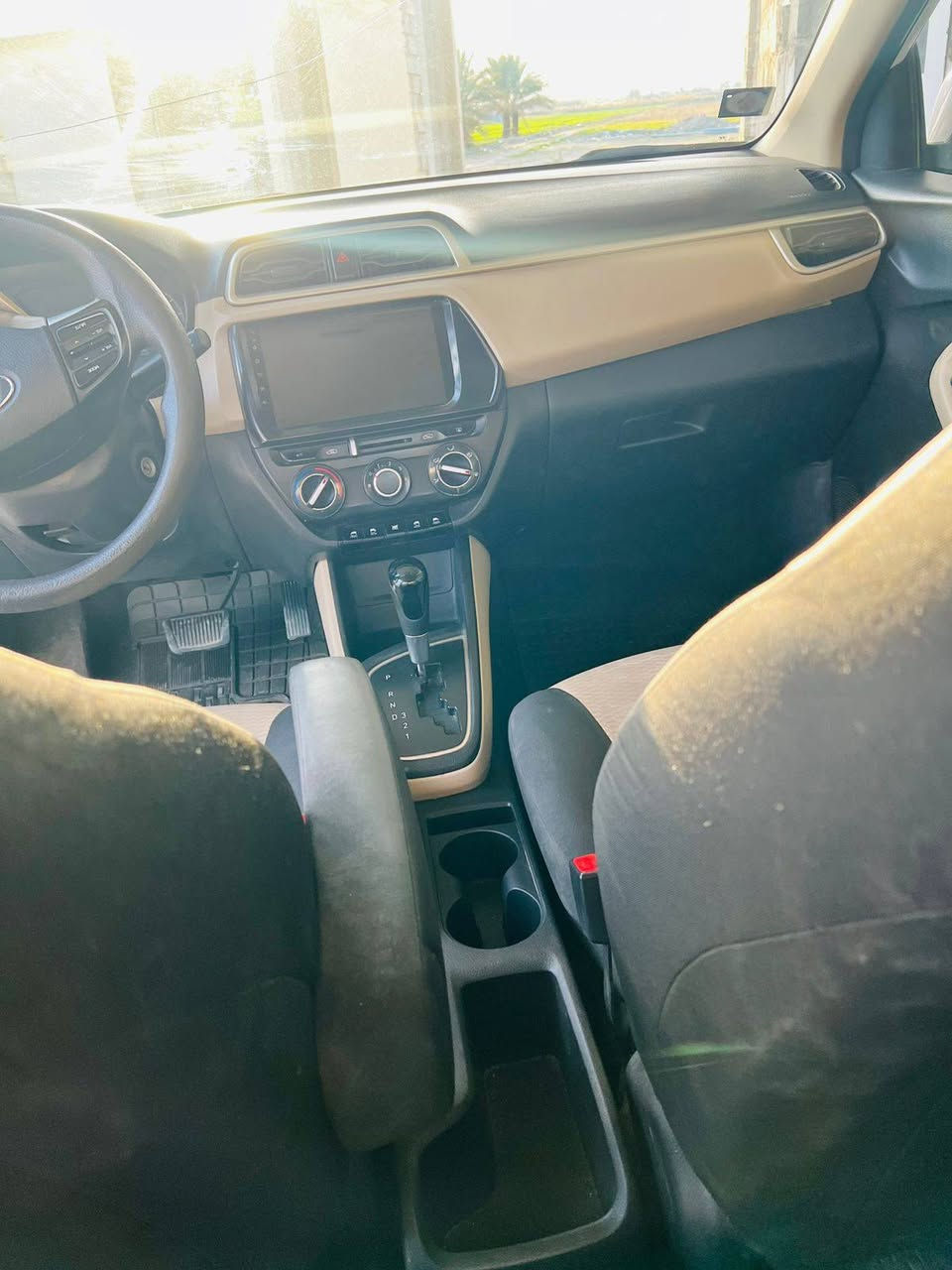 هوندا رنا  موديل 2020  تبريد وتدفئا شغالات وتخم تاير جديد باسم اخويه محرك 1500 شاشه  اوتو  فتحه بيها جاملغ ونص البنيد بدون دواخل والطخه معمره بدون صبغ وشوف العين احسن  مكاني التاجي او السيديه  السعر 95 $ وبيها مجال للطيبين  والاتصال على الرقم ***********
***********
