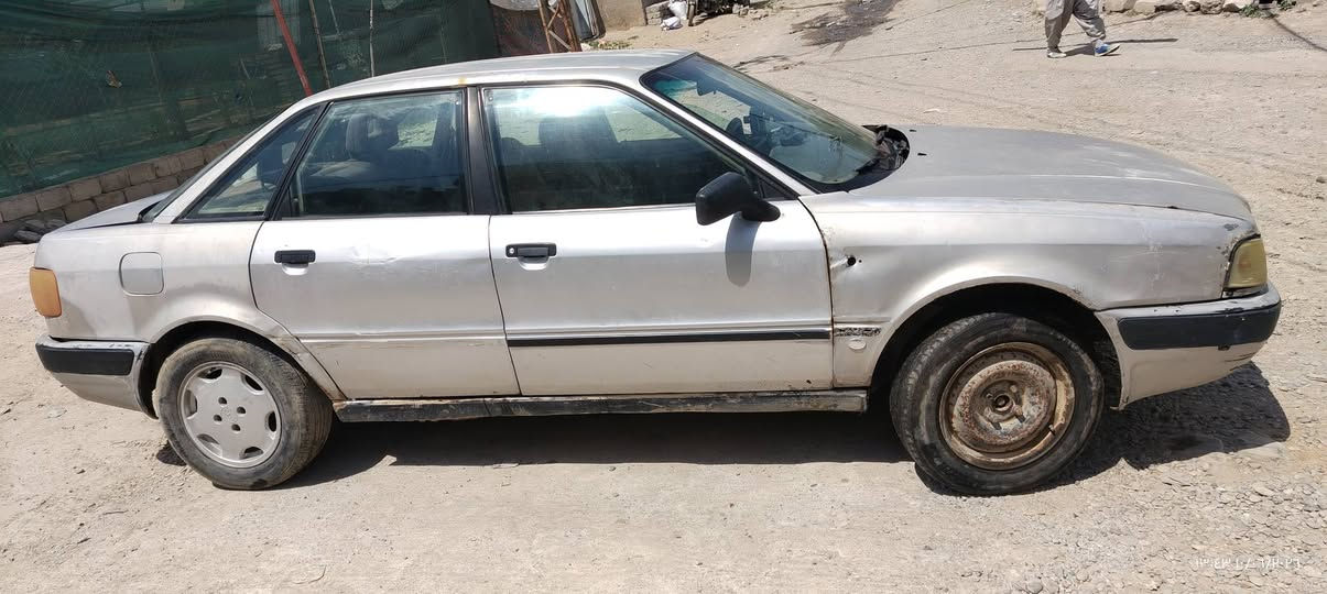 اودي 92 حجم 08 رقم نينوئ تريد تحويل تريد وكاله 
كيرم محرك 0.8شرط كاربون بيه
سنويه خضره مخصص الها رقم الماني ر
جوم كهربائية قفل مركزي 
داخل حيل نضيف غرفه حلوه
سياره حلوه جاهزه
السعر 18 بيه مجال 
موصل لايمن حي الشهداء 
***********
***********
