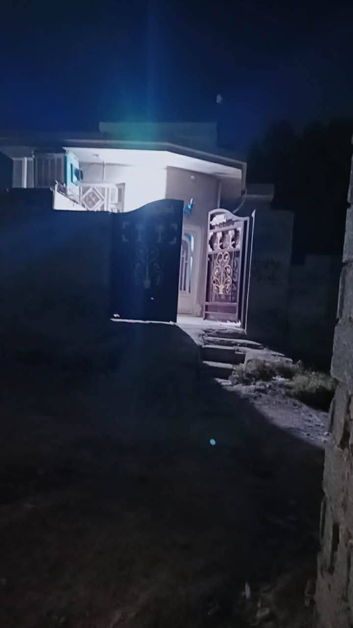 🏛️اعلان رقم 21 ((مكتب زين العابدين العقار)) 🏛️

🏠بيت للبيع كوت حي الحكيم جهة  الكورنيش قرب مدرسة أم فروه.

🔸 مساحة::100 متر. 🔸
🔸 مرقم من قبل بلدية حي الحكيم . 🔸
🔸 خدمات::ماء _كهرباء _مدارس _مجاري . 🔸
🔸 بناء::طابوك . 🔸

🏠 يتكون من غرف نوم _هول _مطبخ _استقبال _مجمع صحيات _كراج.

👈 للاستفسار اكثر.
🏛️ #مكتب زين العابدين العقار.سعر27
🗺️ عنوان مكتب كوت شارع الموقع العسكري.
👈 بأدارةامير الشمري ***********☎️
