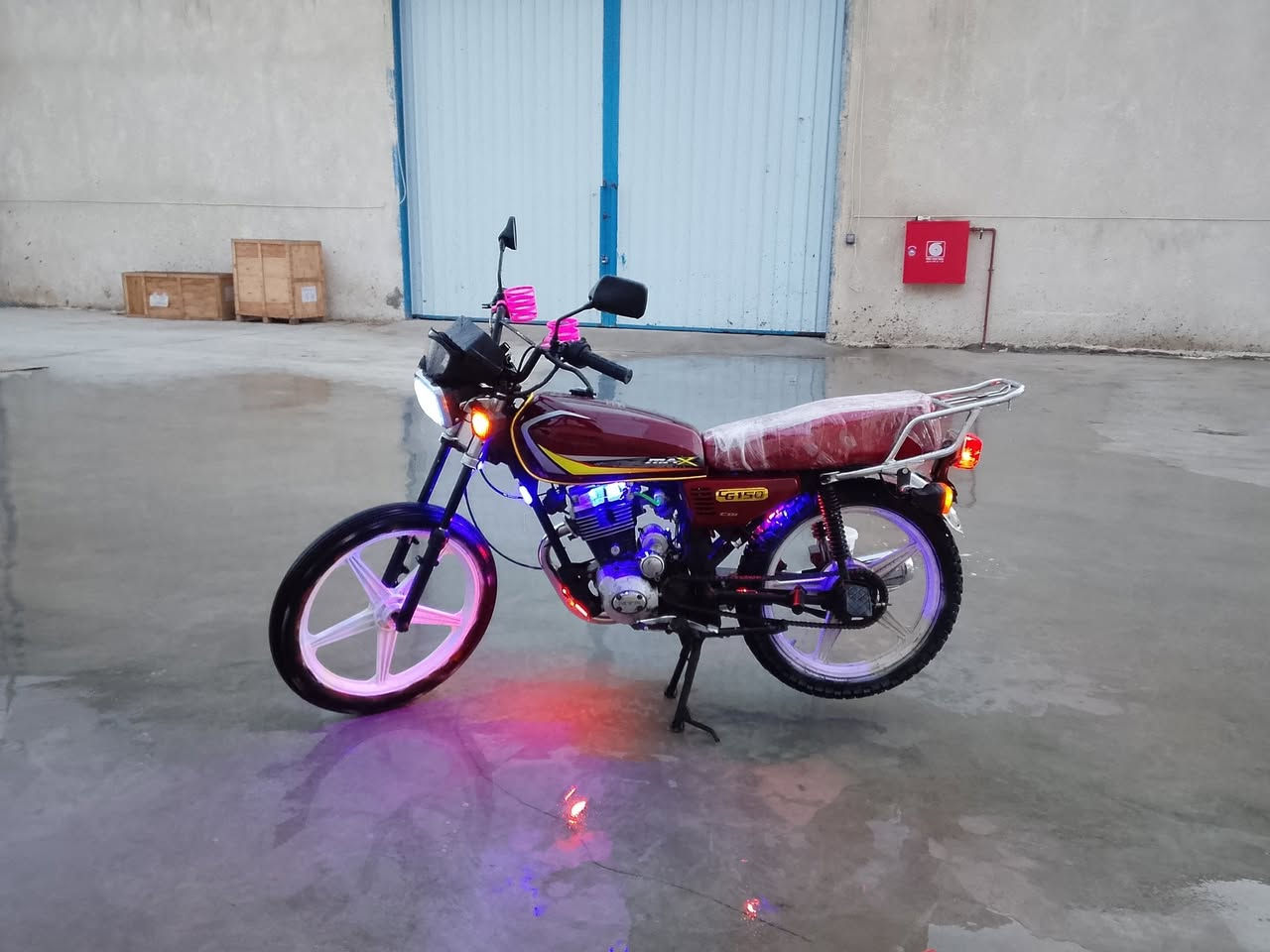 السلام عليكم
دراجه ايراني تعمير 25 

***********

نكره سلف مكينه مال بانده 200 

بدون اوراق  العنوان بغداد جسر ديالى فلكة سلمان 

السعر 475 وبيه مجال حك الجيه
