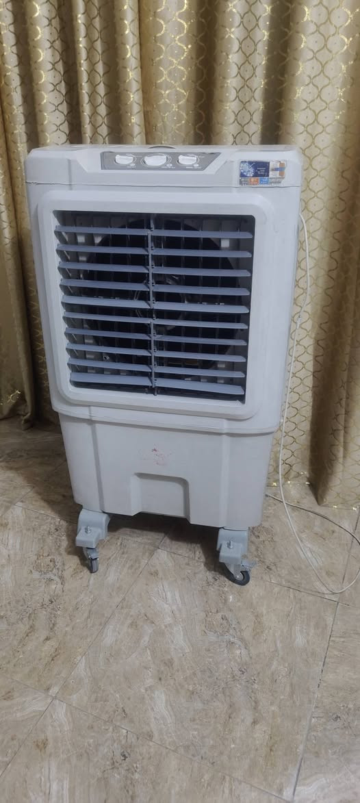 سلام عليكم مبرده كنفيره جديده كلش عله وضع شركه ستعمال قليل 3سرع جاهزه بيها شاال ماي عل فحص سعرها 85 مكاني الشعب رقم *********** واتساب
