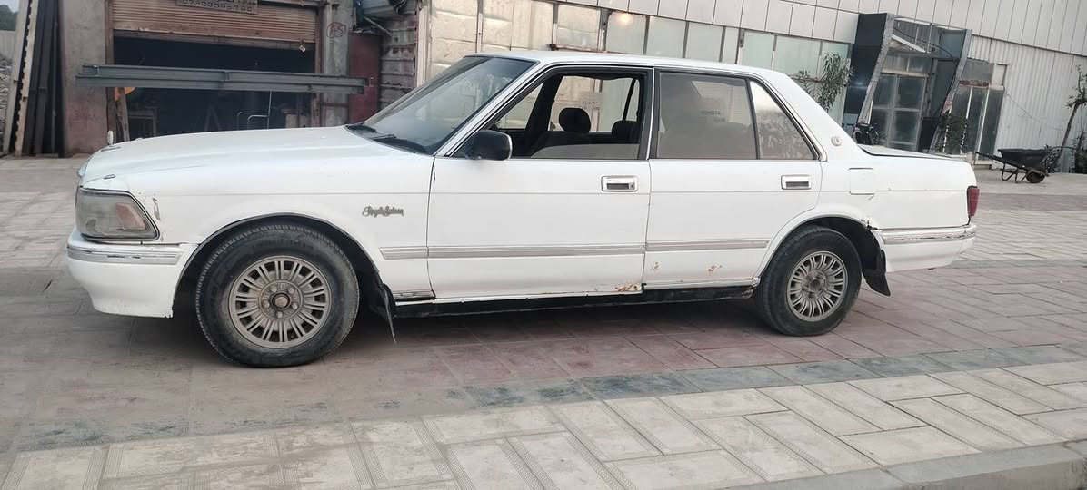 السلام عليكم سياره سيدان للبيع موديل 91 للاستفسار الاتصال على الرقم ***********
