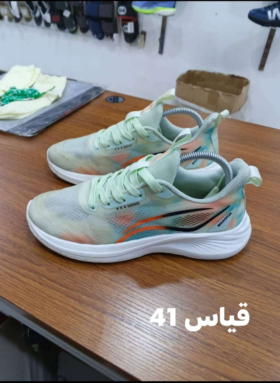 سلام عليكم احذيه باله نضاف
فول القياسات عله صوره
سعر القطعه 20 مكاني ناصريه
حي اريدو شارع مستشفى القلب 
الاتصال او مراسله عله صفحه ***********
