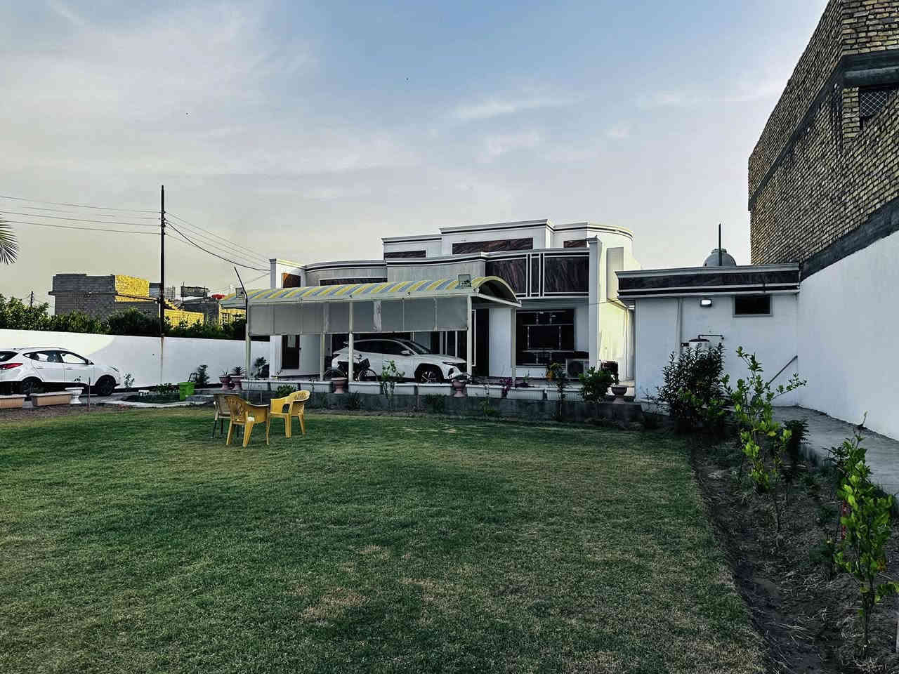 مزرعة للبيع 

عنوان الشيخ حمد ( شارع البوجميل )   

مزرعة للبيع :ملك صرف 

مساحة :دونم ونص (3.750م) مسيج بلكامل .

تحتوي المزرعة على ( بيت + مشتمل ) بناء حديث 

(البيت مساحة البناء (310م) 

يحتوي على :-

صالة

غرف نوم عدد 3 

مطبخ

هول 

هول داخلي 

صحيات عدد 2

حمام 

صحيات خارجية ( حمام + مرافق )

_

(مشتمل )

يحتوي :-

صالة 

غرفة نوم 

مطبخ 

حمام مشترك

اتصال اواتساب : *********** _ ***********.. 📞
