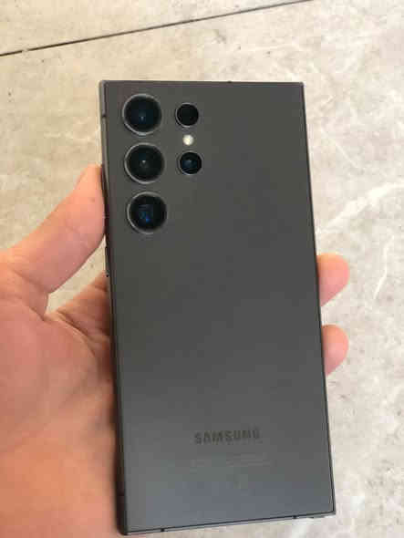 اس ٢٤ التر ذاكره ٢٥٦ التر نضيفه ضمان عين فهد باكيته وياه وكيبل مالته سعره ٩٠٠ وبيه مجال مكاني بغداد
الرقم / *********** خاص او واتساب
