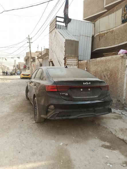 السلام عليكم هاي السياره للبيع وراح اخلي رقم تلفوني بالامين الثانيه خلف السده ***********
