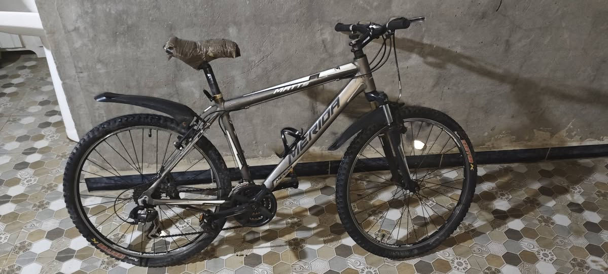 سلام عليكم بايسكل جبلي الاماني ماركه ميراد ماتس
معند الامنيوم خفيف ريشه البايسكل نضيف حيل مابي كل نقص بس الكشن مالته بلادي كلشي مابي بس اني حاطله 
تيب سستم شيمانو 3*8 وبركيات هم شيمانو وبايسكل سريع حيل ومريح وبي رقم شاصي مالته وبي ختم بيىم سعره 300 وبي مجال مكاني بغداد كوريش


**إذا كنت صاحب هذا الإعلان وتريد حذفه لأي سبب، رجاءا أرسل رسالة إلى الدعم الفني**