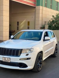 لجماعت راياضي جيب srt اصل مكينه 6400 موديل ٢٠١٣ كفاله عامه حتى الدعامي...