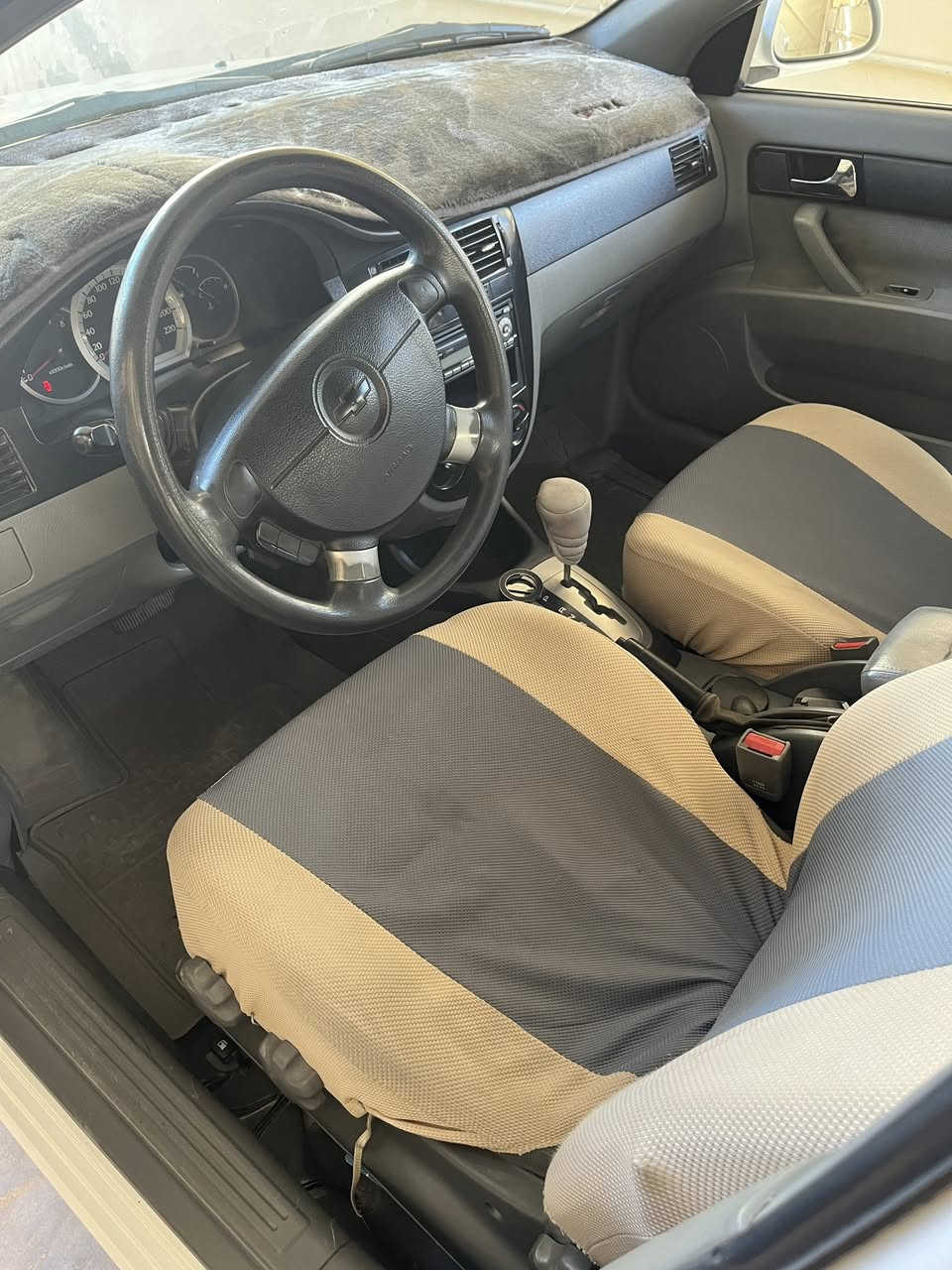 السلام عليكم
اوبترا شركات موديل 2011 بيها ضرر بلجاملغ الامامي بجهة السايق ومعدل على البارد 
والدواسة الي جوة السايق ( التريشة ) صبغ مابيها بي هاي القطعتين الموضحة تبريد ثلج وتدفئة شغالة كبر ومكينه مكفولة السيارة ماشية 175 الف الرقم انبار خصوصي الماني 
السعر 83$ وبي مجال شوي 
رقمي على الواتس ***********
