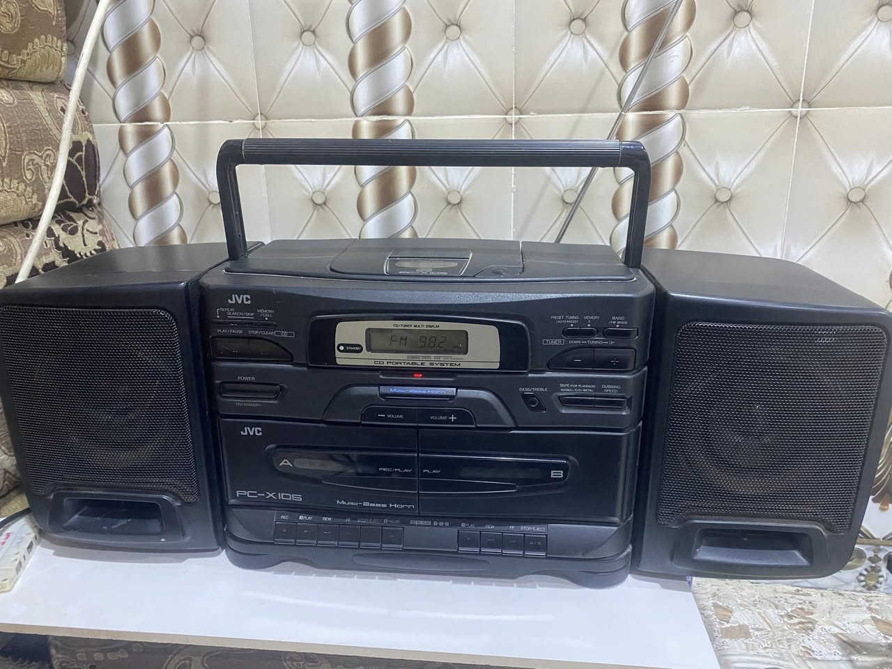 متوفر مسجل راديو شغال 
يوجد توصيل 
تواصل خاص


**إذا كنت صاحب هذا الإعلان وتريد حذفه لأي سبب، رجاءا أرسل رسالة إلى الدعم الفني**