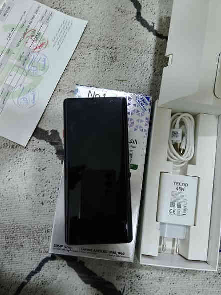 TECNO CAMON 40 Pro 5G
صارله ١٥ يوم من ماخذه  ع فحص شرط  ذاكره 256 بطاريه 5200 ب٣٠٠ مكاني النجف ***********
