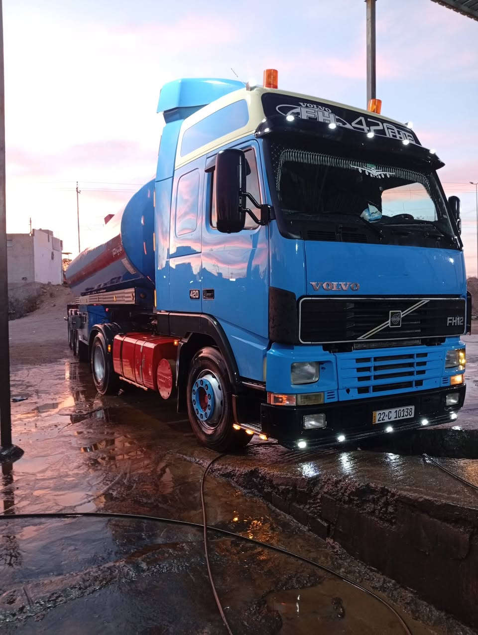 البيع فالفو شخاطه موديل 2001رقم اربيل انكليزي بسمي تكيال +جيبيس +تصريح امني سياره مكفوله المكان الانبار الرمادي رقم الهاتف ***********
