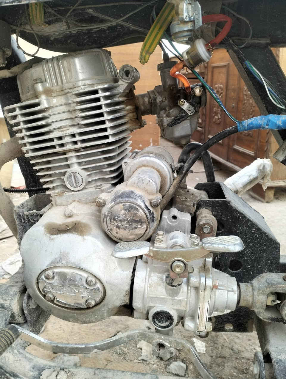 سلام عليكم ستوته للبيع جاهزه للعمل محرك وكيربوكس نضيفات الشاصي مال دايون وغراضه كله مال امتيار الستوته كلك السعر 350 وبيه مجال هذا رقم راعيها اني مكلف بل نشر ‏‪0786 635 9581‬‏
