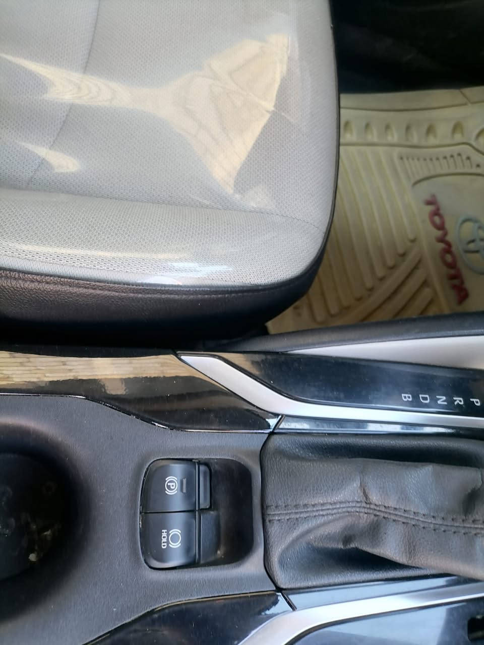 كوله موديل 2021 Le محرك 1800 المرغوب السياره رقم اربيل باسمي سنوية وهزه جديده السياره جاهزه من كلشي  داخل ابيض   لا صبغ ولا معجون مكان السياره بغداد الزعفرانية السعر 145 وبيه مجال
***********
