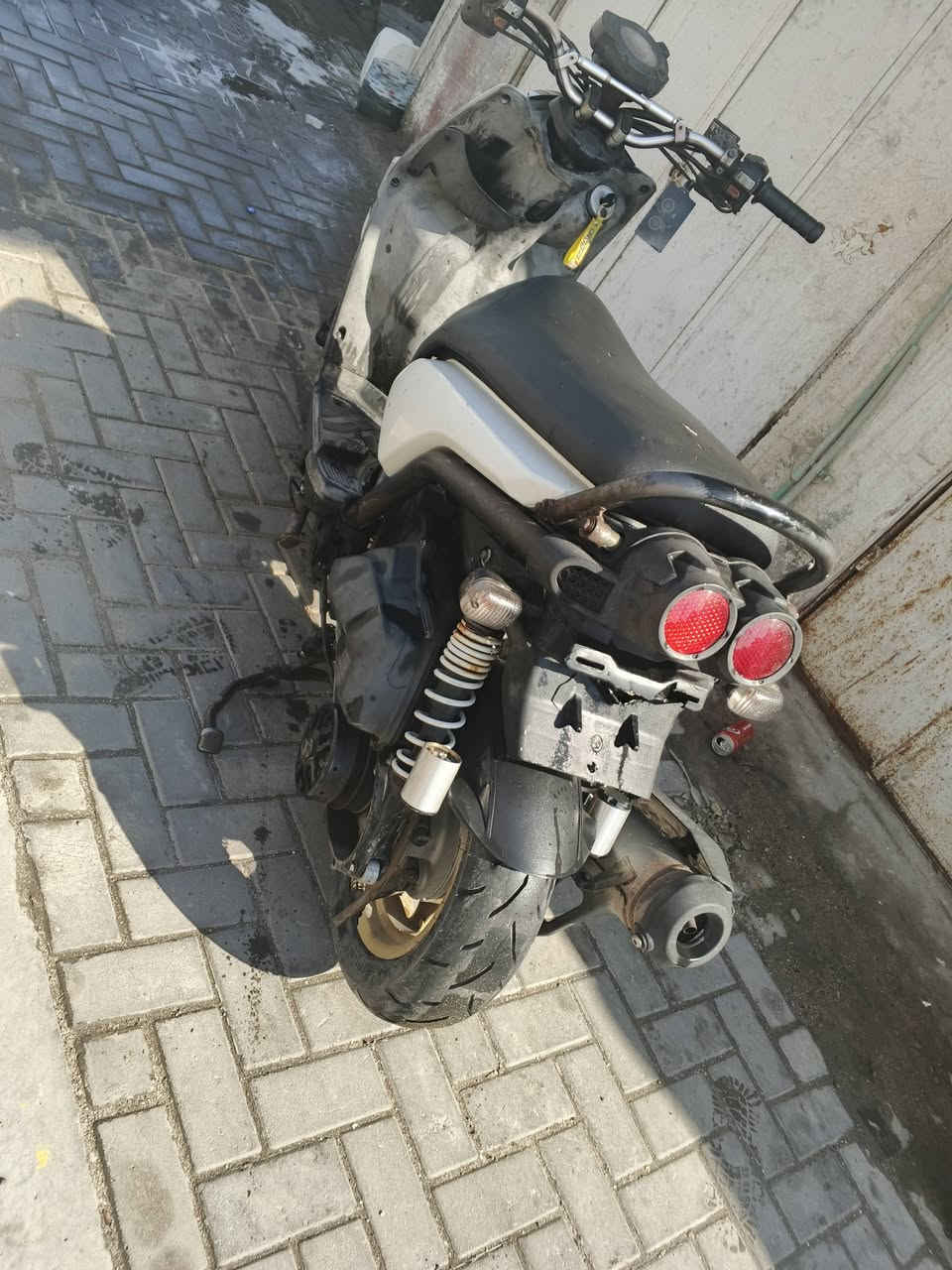 سكنس جبلي للبيع كفالة عامه ختم واحد محرك مامفتوح تخم كلجات رياضي دراجه ابلاديه كلجات رياضي امامي وخلفي العنوان البصره القبله رقم الهاتف *********** السعر 1150
