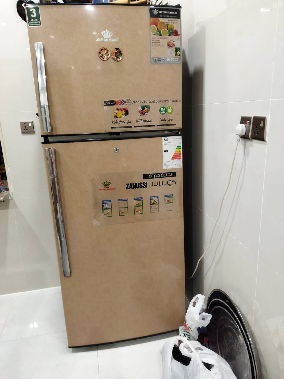 السلام عليكم اغراض للبيع العنوان بغداد لاستفسار الاتصال على الرقم المذكور ***********
