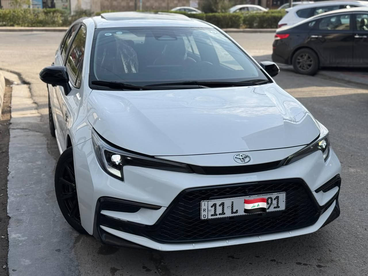 السلام عليكم اخوان كورلا هايبرد 2025 Sجي ار بلاك ادشن اعلى فئة بالكورلا فول ١/١ رقم بغداد باسمي من الزيرو ماشية ٩ الاف بوضع الشركة مكفولة من ضربة وصبغ وتبديل بعدها بجياست الشركة المواصفات بصمة فتحة كرسي كهرباء ٣ حركات داخل جلد احمر ويل اسود مري اسود هاندبريك دكمة اوتو هولد ٣ وضعيات قيادة مانع انحدار مانع انزلاق  قيادة ذاتية رادار امامي ٥ كامرات شاشة ابل كار بلاي وبعد بيها هواي مواصفات مكاني بغداد حي البنوك رقمي للاتصال ***********
