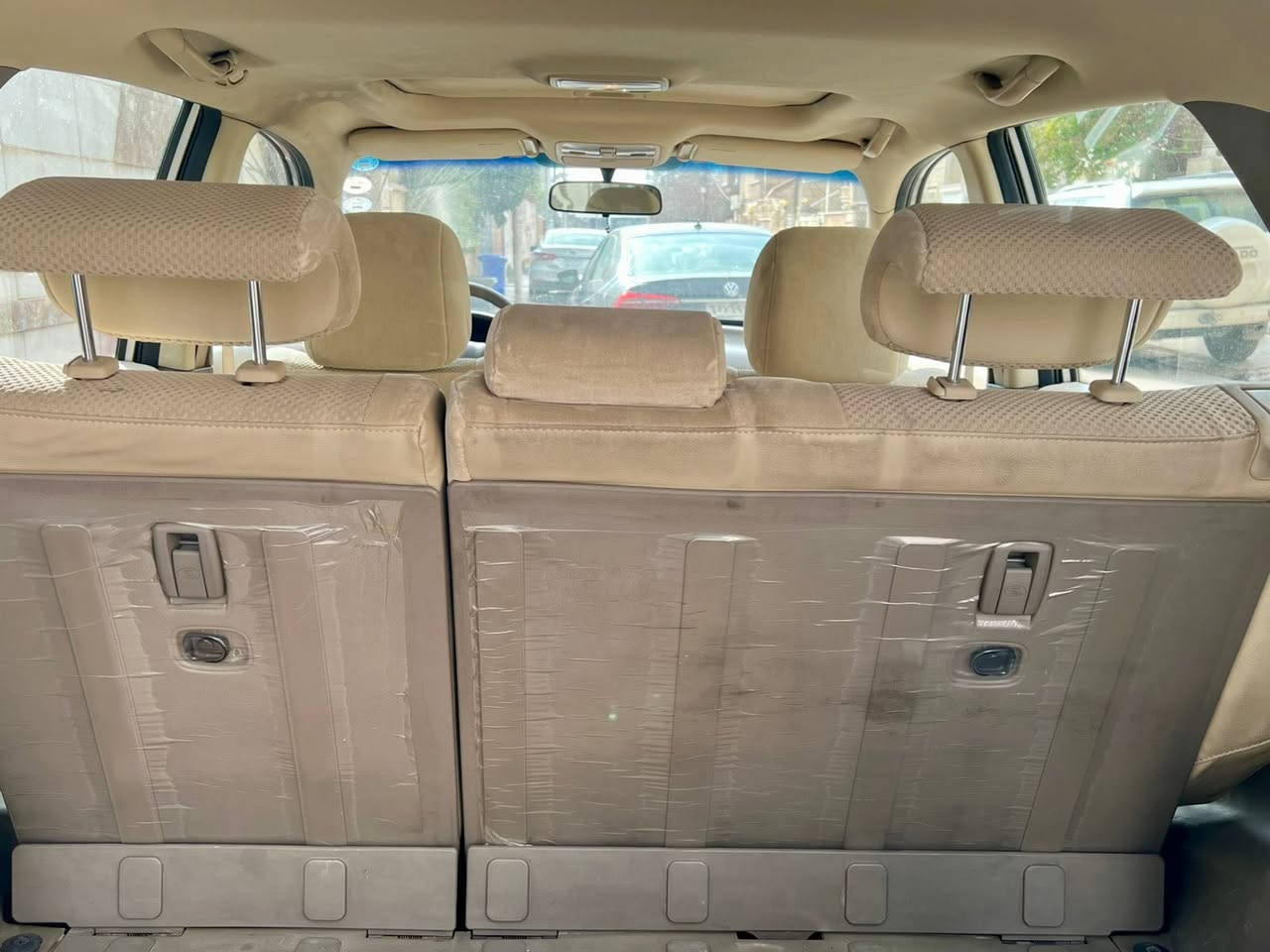 سلام عليكم توكسان موديل 2009 استلام شركه
على ايدوحده رقم اربيل بسمي ماشيه 132 الف واردخليجي 
فول مواصفات كفاله عامه السعر140 وبيها مجال 
***********
