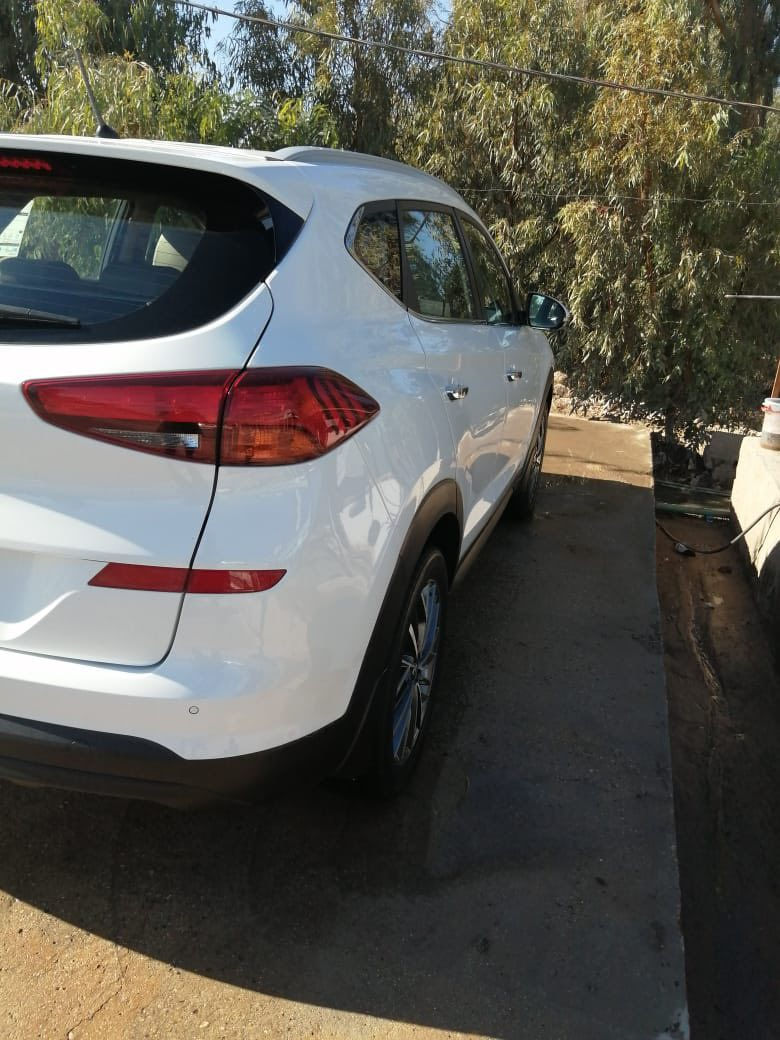 توسان مديل ٢٠١٨ رقم دولي  بيها فقط بارد باب السايق شبر وقبق الجنطه الباقي مكفول 193$ وبيها مجال عنوان السيارة كربلاء للاستفسار

 
***********
