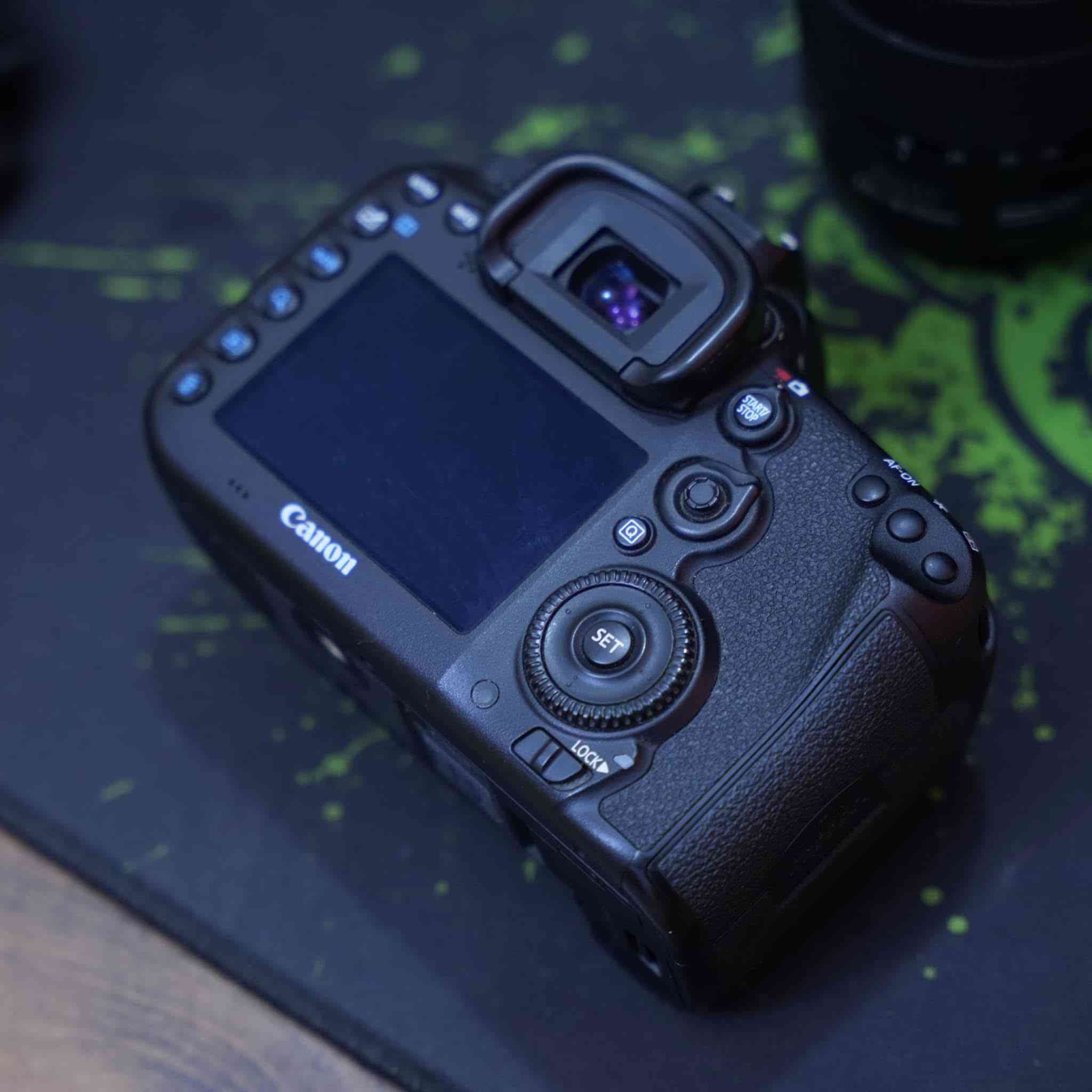 جديدة بالباكيت
7d mark 2 
عدسة 50_1.8
عدسة 135_18 
بطاريات ٢ 
شاحنة 
رام 
كارتونة 
ولكتلوكات مالتها بجيس 
ب٨٥٠ الف قفل


**إذا كنت صاحب هذا الإعلان وتريد حذفه لأي سبب، رجاءا أرسل رسالة إلى الدعم الفني**