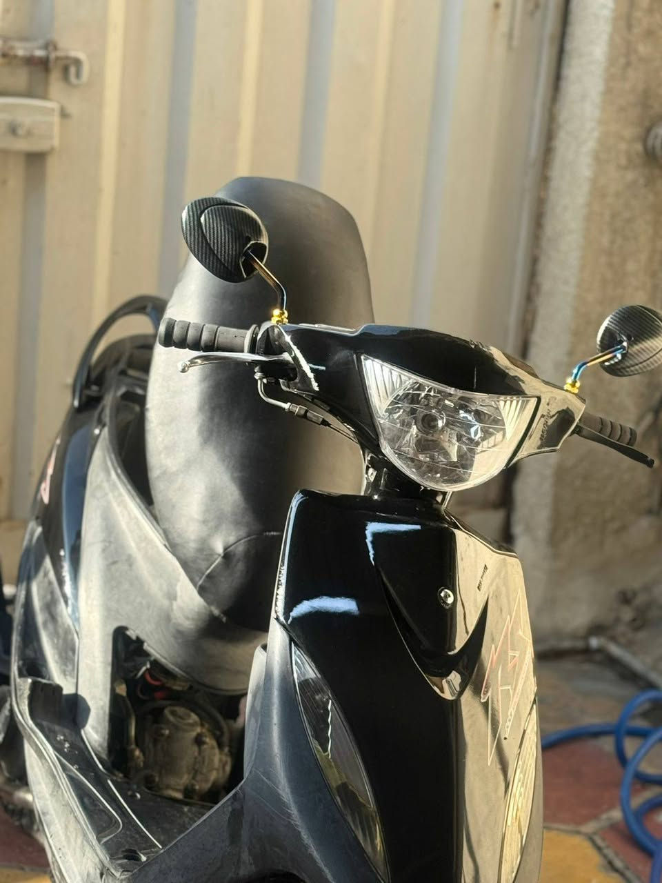 السلام عليكم 
ماكس عدله للبيع الدراجه مزوده كلجات رياضيّة بوشه 55
صالنصه FMالدراجه كهربائياته كله شغال طوافه بانزين لايتات اشاير
والدراجه مكفوله من مكينه وسلف وهندر ونضوح من المكينه ومن تبخير وسلف جديد وباتري جديد وبشوف العين بعد احله دراجه شلعه ومعدل تشك الكاع وفصله
السعر 675وتعال وبعيون مكان بغداد البياع
للتواصل ***********
