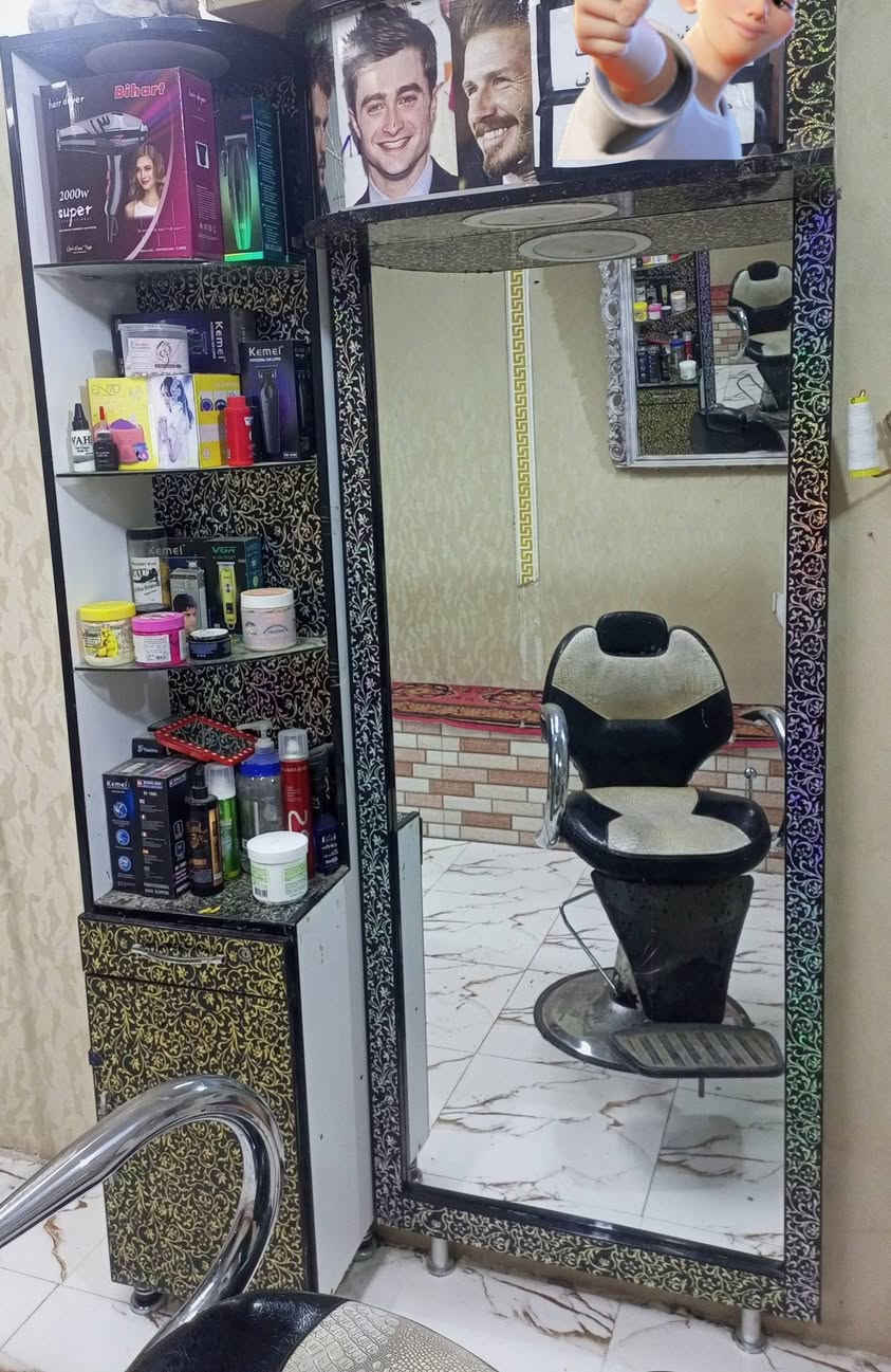 غراض حلاقه لبيع مكاني ناصريه
*********** 
واتساب
