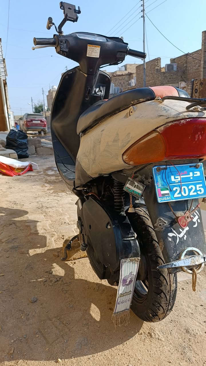 دراجه ساسوكي رياضي للبيع  مفتوحه مره وحده   العنوان ميسان الشيشان الثانيه السعر 300 وبيهه مجال التصال على  هذه الرقم  ***********
