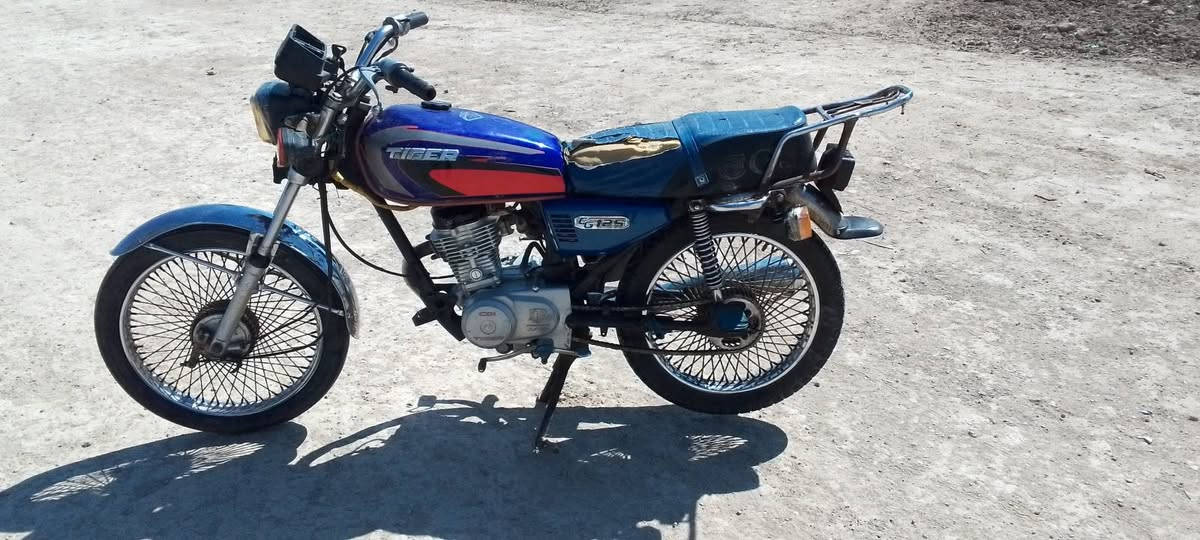 للبيع دراجة موديل 21 اوراق كامله دراجة شغاله سعر 350 وبيه مجال المكان بابل الشوملي  ***********
