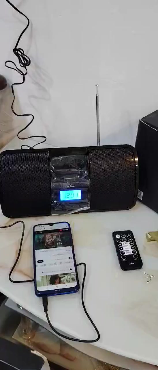 السلام عليكم امزون
سماعه بهذا الشكل تربط ع تلفون +راديو   +شاشه ساعه رقميه  السعر 20الف


**إذا كنت صاحب هذا الإعلان وتريد حذفه لأي سبب، رجاءا أرسل رسالة إلى الدعم الفني**