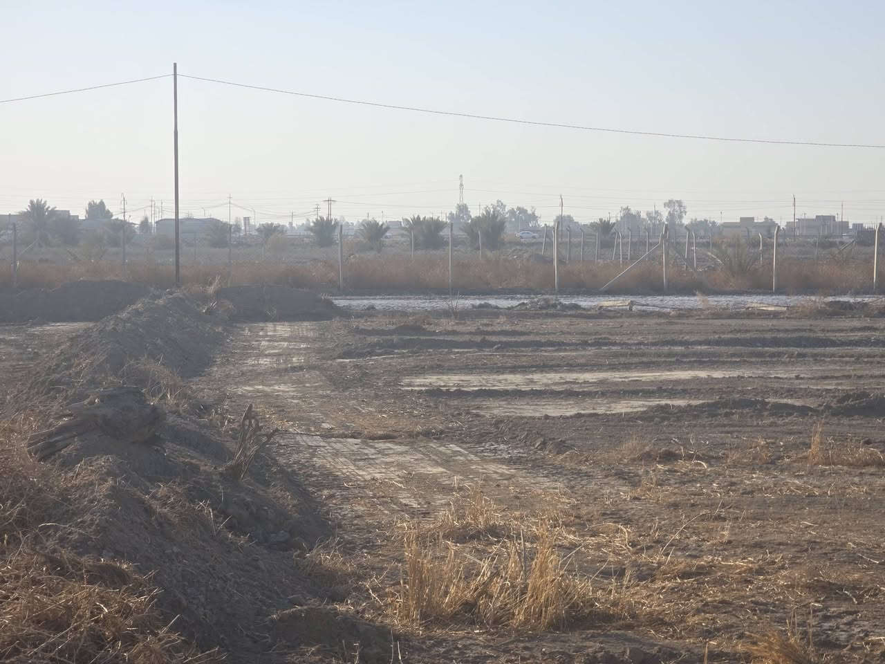 سلام عليكم 2دونم ونص معا بيت بلوك بنأ جديد علا طريق ديوانيه دغاره كاملت لخدمأت مأ وكهربأ نزلتها ٢٠٠متر فقط شارعه عريض ١٥ متر
سعر مناسب تنباع كامله او نص***********
