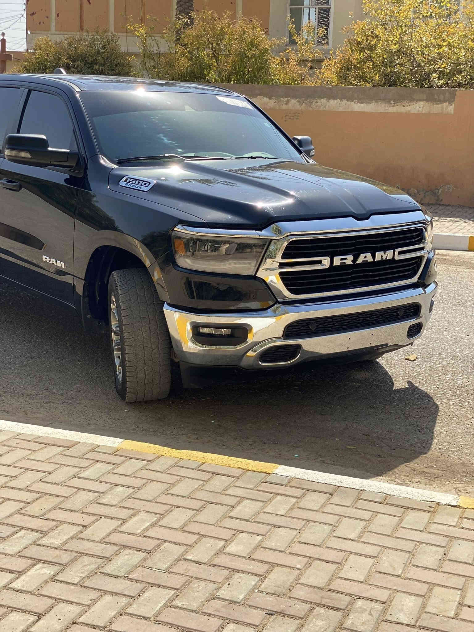 دوج رام 2023  بك هورن السيارا باب طويل بدي قصير 4X4 ويل منافذ شحن صبغ بنيد فقط جاملغ بي شويه بارد ماشيه 39 mil السيارا ويل لمتد تخم تاير  بسمي بدورن رقم بدون ايرباك  سيارا سعرها  240 بيها شويه مجال تعال جيك وشوف تدلل 
🦬🦬🦬🦬🦬محرك 6 سلندر اي تورك مابيها اي نقص
***********اتصل تدالل
