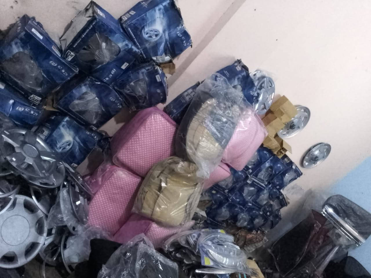 اي قطعه بربع دينار بتعدهم اولهم قطعه واخرهم قطعه للبيع كوم كامل مش مفرق اكسسوارات متعدده محل كامل مكمل 0775791358

فرش. ارضيات. ضواو عالي واطي. زوامير مساحات. مري.  مري نقل. طارات طواسي عجال حجم كبير وصغير. عدادات شمعه. ضواو  خطوط جنب. هوايات شبابيك. غطي تابله. ضواو سقف. برادي جنب. تضليل. واكسسوارات مشكله جميع انواع السيارات


**إذا كنت صاحب هذا الإعلان وتريد حذفه لأي سبب، رجاءا أرسل رسالة إلى الدعم الفني**