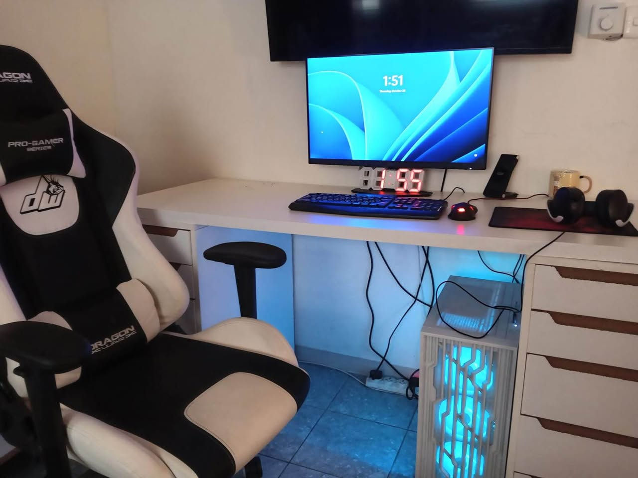 للبيع ستخدام قليل  مع ضمان

CASE ALMORDOR L235 TORRENT WHITE

PSU SEGOTEP GM750W +80 FULL MODULAR GOLD WHITE

ADDLINK 16GB 32GB KIT DDR5 6000T/S CL38 RGB UNDUFFERED DIMM 288PIN WITH HEATSINK SILVER

ADDLINK 1TB M.2 2280 PCLE GEN3*4 NVME SSD UP TO R:3200 W:2600

CPU COOLER GAMDIAS AURA GL240 V2 WHITE

VGA ZOTAC RTX 4060 8G OC WHITE

ASUS B650 PLUS PRIME +CPU 7600 BOX BANDEL 

‎الشاشة LED AOC 27 G4E 27” FHD IPS 180HZ 1MS

‎الميز ١٧٠ *٦٠ ابيض ١٠مجرات مودرن فري مجرات منفصلة

‎الكرسي DRAGON WAR GC -004- WHITE PRO GAMING CHAIR 

‎ماوس وكيبورد وسماعة وماوس باد كت كامل من رد دراكون 

‎كذالك شاحن لاسلكي لل ساعة والسماعة والجوال 

‎وساعة الكترونية 
 
‎كل هذا ب 2150000 السعر بي مجال 
‎ملاحضة استخدام قليل جدا بسبب العمل 
‎الاتصال *********** بغداد, العراق
