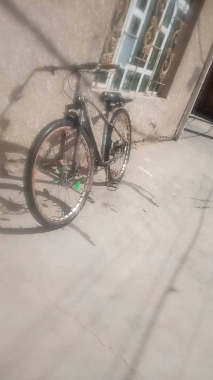 سلام عليكم باسكل حجم٢٩المرغوب البايسكل جديد أحله من الصوره البايسكل جديد بمعنى الكلمه نوع البايسكل SPORT POER السعر 85وبي مجال حك جيتك المكان بغداد الزعفرانه ***********
