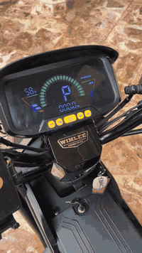 السلام عليكم دراجة شحن R9  مستعملة شهر فقط 
5 بطاريات 
سويجين وبطايق 2 وبصمة 
بلوتوث ،مدخل USB للشحن
صندوق امامي 
4 كير و السرعه الاقصى 109 ومذكوره في الفيديو التفاصيل اكثر 
بريك حساس
الشحن يكفيك مسافة 40 كيلو  
مانع سرقه يوقف الدراجة مع انذار عند التحريك بدون مفتاح  
📌السعر 590الف وبي مجال للأستفسار الاتصال على الرقم 

0776 161 6122
او المراسلة خاص
