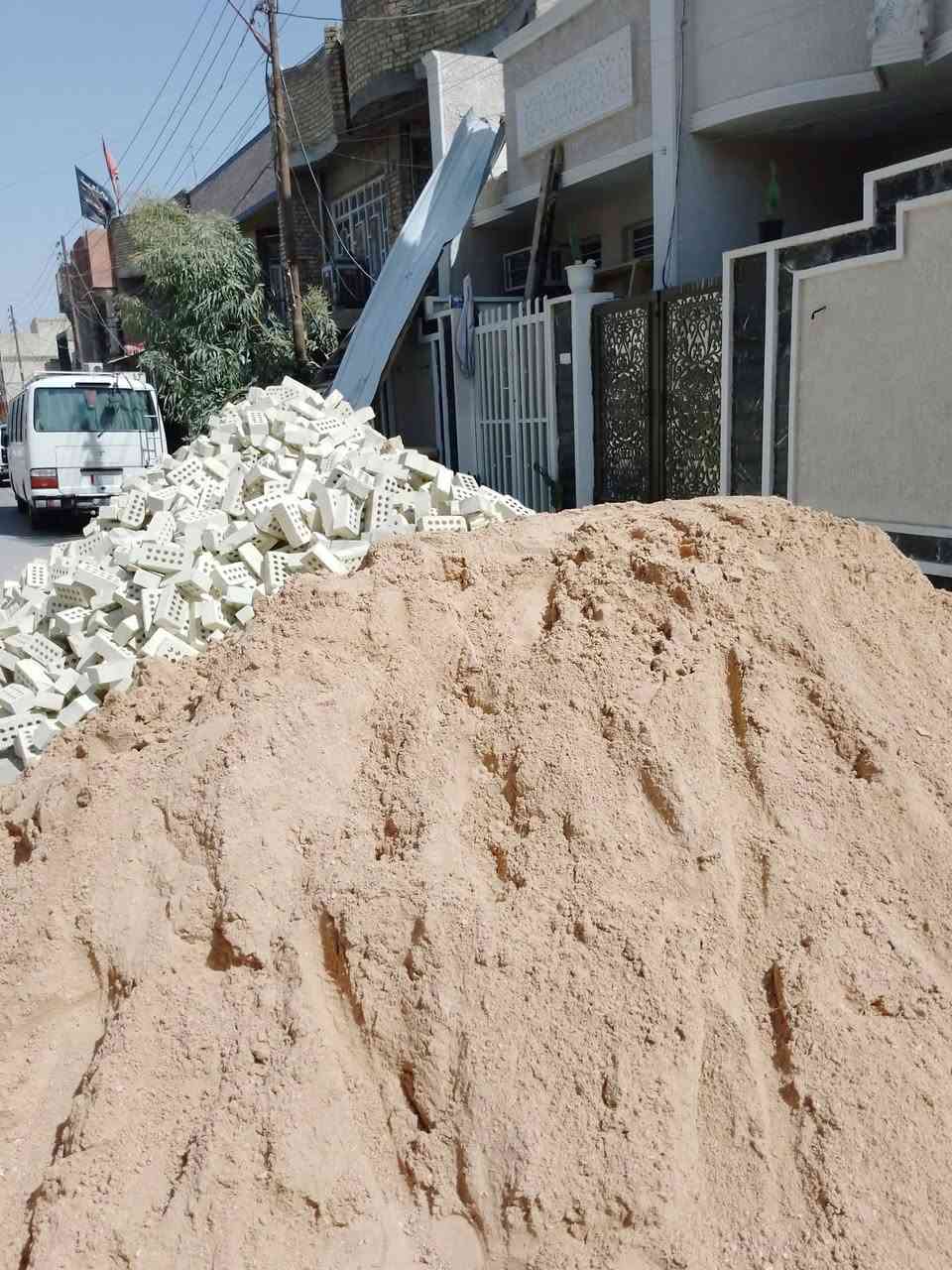 **عروض بناء ٢٠٢٦ بناء نقدا وبالاقساط**

تريد تبني ومحتار وفلوسك متكفي .. الحل يمنا

كاعد أيجار وتريد تبني قطعتك بأرخص سعر بالعراق وبناء بمواصفات هندسية عالية ومواد مفحوصة مختبريا.. الحل يمنا
.. وفرنالك بمكتب الصادق للعقار والمقاولات العامة
 عروض ما موجودة بأي مكان ونفس الجودة والمواد وبأقل الاسعار 

توفر عدنا عرض( ٣٢٥ الف دينار) نقد للمساحات ١٠٠ متر طابقين فما فوق بناء متوسط..
 ( كل المواد مفحوصة مختبريا وعمل تحت اشراف هندسي مستمر) 
ونفس العرض بالاقساط ٣٧٥ الف للمتر..
 نظام الاقساط عدنا يكون ٦٠٪ نقد و٤٠٪ أقساط

..ملاحظة مهمة كل العروض تكون المواد نوعية اصلية
 ومفحوصة مختبريا والعمل تحت اشراف هندسي مستمر..
١. بناء هيكل عظم متر ١٧٥ الف كرستة وعمل.
٢. بناء كامل تسليم مفتاح متر ٣٢٥ الف كرستة وعمل.
٣. نظام الاشراف بأجور رمزية حسب الاتفاق ( نشرف على البناء ونجهزلك الكوادر المضبوطة والمواد الاصلية وانت بس تختار وتدفع التكلفة)
٤. نظام كوست بلاس نظام النسبة اي نأخذ نسبة من تكلفة العمل الكلية ايضا نشرف على البناء ونجهز الكوادر والمواد 
وانت عليك تختار النوعية وتدفع التكلفة )
ولمعرفة تفاصيل العروض الاقتصادية يرجى مراسلة الصفحة 
او التواصل مع 
مكتب الصادق للعقار
مهندس قصي *********** واتساب 

مواصفات عرض ٣٢٥ الف للمتر  تسليم مفتاح كرستة وعمل..
١. الاساس رفت ارتفاع ٤٠ سم صب مركزي c35 أسمنت مقاوم
٢. مجاري امل الشريف 
٣. شيش التسليح ff الشمالي مفحوص مختبريا
٤. اسمنت مقاوم للاملاح ورمل وحصو مفحوص مختبريا
٥. الهيكل طابوك جمهوري اصفر 
٦. ابواب خشب عراقية او تركية نوعية جيده 
٧. ابواب وشبابيك الحديد حسب ذوق الزبون 
٨. سيراميك جدران  هندي نوعية جيده
٩. ارضية كاشي عراقي او بورسلين هندي ضمن سعر محدد وحسب ذوق الزبون
١٠. تأسيسات كهرباء سيمنز سعودي او اردني نوعية ممتازه جدا
١١. تأسيسات الماء ٣ خطوط كوي وحسب اختيار الزبون
١٢. البياض مساطر مع طرطشة وتشميع مقاوم قبل البياض
١٣. واجه لبخ ونثر او واجه طلس وصبغ مع تطعيم فوم وحجر وحسب ذوق الزبون
١٣. يكون ارتفاع الطابق الارضي ٣.٢٠م مع جسور كونكريت نازل والطابق الاول ارتفاع٣ م والصب يكون مركزي
١٤. عمل تأسيسات داخلية كاملة للمنزل من منظمومات سبالت ومنظومات كامرات والمجاري والماء والكهرباء .
١٥. تشطيبات الكهرباء تكون من شركات معروفة مع ضمان حقيقي ٥ سنوات لكل نقطة في المنزل

للأستفسار أكثر مراسلة مكتب الصادق للعقار والمقاولات العامة
مهندس قصي *********** واتساب
بغداد الشعب نهاية الصحة..
