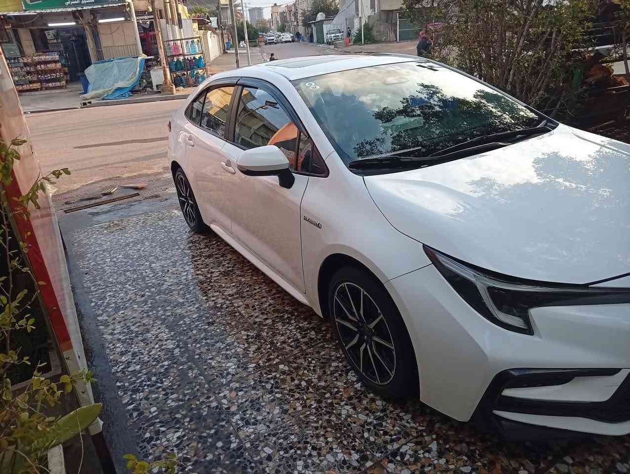 سلام عليكم  للبيع سياره كورولا موديل 2023
 شكل الأمريكي  تجميع صيني
‎المواصفات 

مكينه 1800 هايبرد شحن ذاتي 

سلايت 

كراسي جلد اصلي+ دركة جلد وحياكه  

 + تحديد مسار طريق + قيادة ذاتيه 

قرائة علامات الطريق المرورية

بصمة تشغيل + دخول ذكي  يدة الباب

هاندر بريك بصمة + اوتو هولد 

 بطاين بوب حياكه  مطرز 

كيجات ديجتل 

شاشه مسجل +تبريد بيانو + كامره خلفيه دوارة + كار بلي 

تبريد قطعتين 

لايت زينون عالي ناصي + بروجكتر لد زينون + لد صباحي زينون+ بكلايت لد 

 حساس اطار + حساس مطر + حساس لايت داينمك عالي ناصي اوتو 

ايفو مود + مود درايف + مانع انزلاق 

تحكم  الستيرن كامل مع كروس سرعه

 ايرباك عدد 10

ويل كب  حجم 16 

العنوان بغداد
***********
