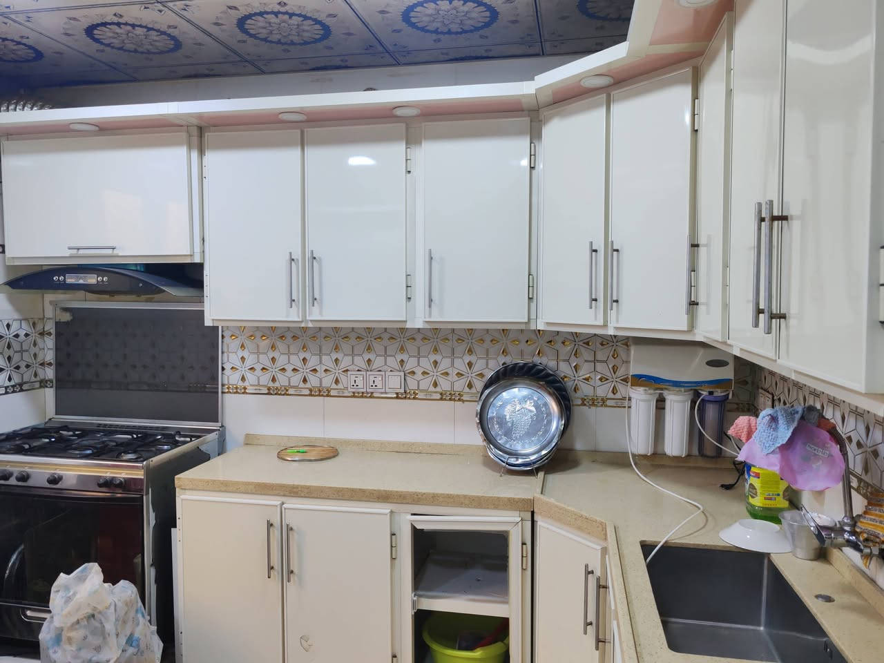 دار للبيع – الحمران / بستان يعقوب ━━━━━━━━━━━━━━━━━━
📍 خلف مدرسة البيارق
📐 المساحة: أكثر من 200 م²
📄 السند: سند 25 (الاسم موجود في السند)
━━━━━━━━━━━━━━━━━━ 🔹 مواصفات الدار ━━━━━━━━━━━━━━━━━━
🛏️ غرفتا نوم
🛋️ صالة استقبال
🍽️ مطبخ
🚿 صحيات داخلية وخارجية
🌿 طارمة كبيرة
━━━━━━━━━━━━━━━━━━
💰 السعر: مراسلة واتساب أو ماسنجر
📞 للاستفسار: ☎️ ***********
━━━━━━━━━━━━━━━━━━
📢 ملاحظة: إذا عندك دار للبيع أو أرض زراعية، اتصل بينا أو راسل الصفحة.
