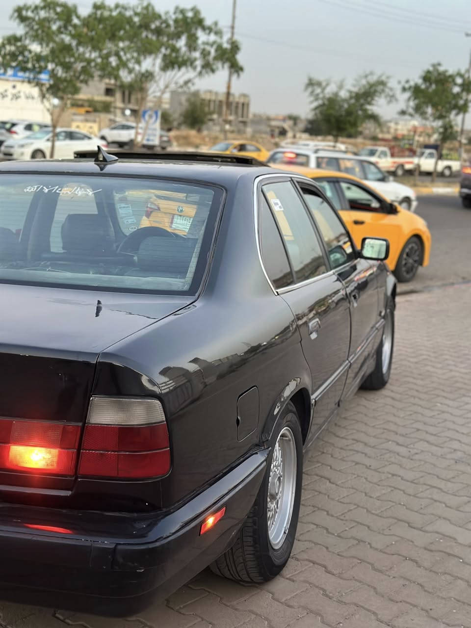 سلام عليكم للبيع BMW 1993 مكفوله للاخير
فول مواصفات سقف سلايت ٣ طكات +ويل خليه +اربع جام كهرباء+قفل مركزي+سكيورتي شغال+لايتات حلقه وزنون+٣وضعيات قياده S +تبريد شرط الثلج بنكه كهربائي يعني انسى الحماوه+هوك بلادي +جك مال بم ام بلادي +دوسات بلاديه ما معمر+بدون ضربه جماليه فقط

رقم سنويه هزه جديد شرط التحويل سعر 63وبي مجال 

ملاحضه خوان :محرك شوي بي بخار! مكاني كركوك

***********
