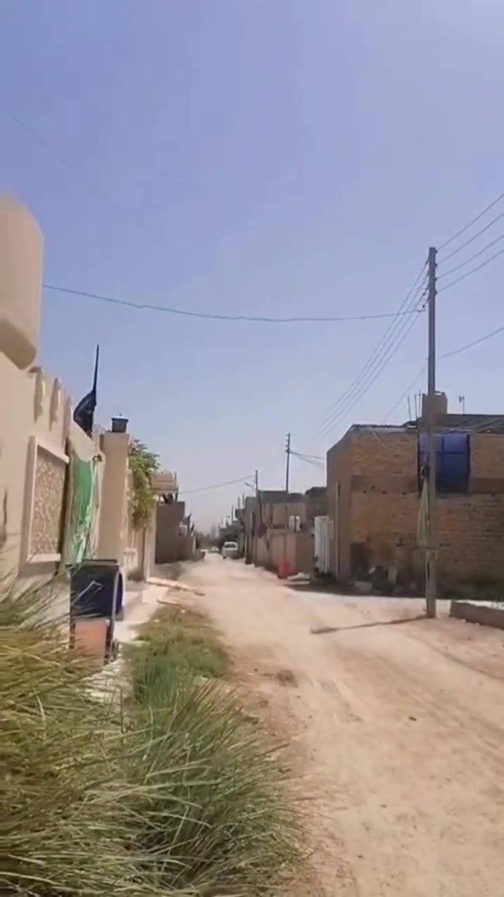 *🏠 للبيع بيت 100م طابقين - الرشيدة ملاعب حامد*

*المواصفات:* 
📍 واجهة 6م | شارع هادئ سكني
🏡 استقبال + صالة + مطبخ + كراج سيارة
🛏️ غرفتين نوم + صحيات داخلي + صحيات خارجي للضيوف
✅ بناء قوي، واجهة طابوق ديكور، باب حديد حديث

*موقع مميز قريب خدمات ومدارس، المنطقة عمران*

*مكتب عمار الشامي*  
📞 ***********
*السعر: اتصال للمعاينة*

