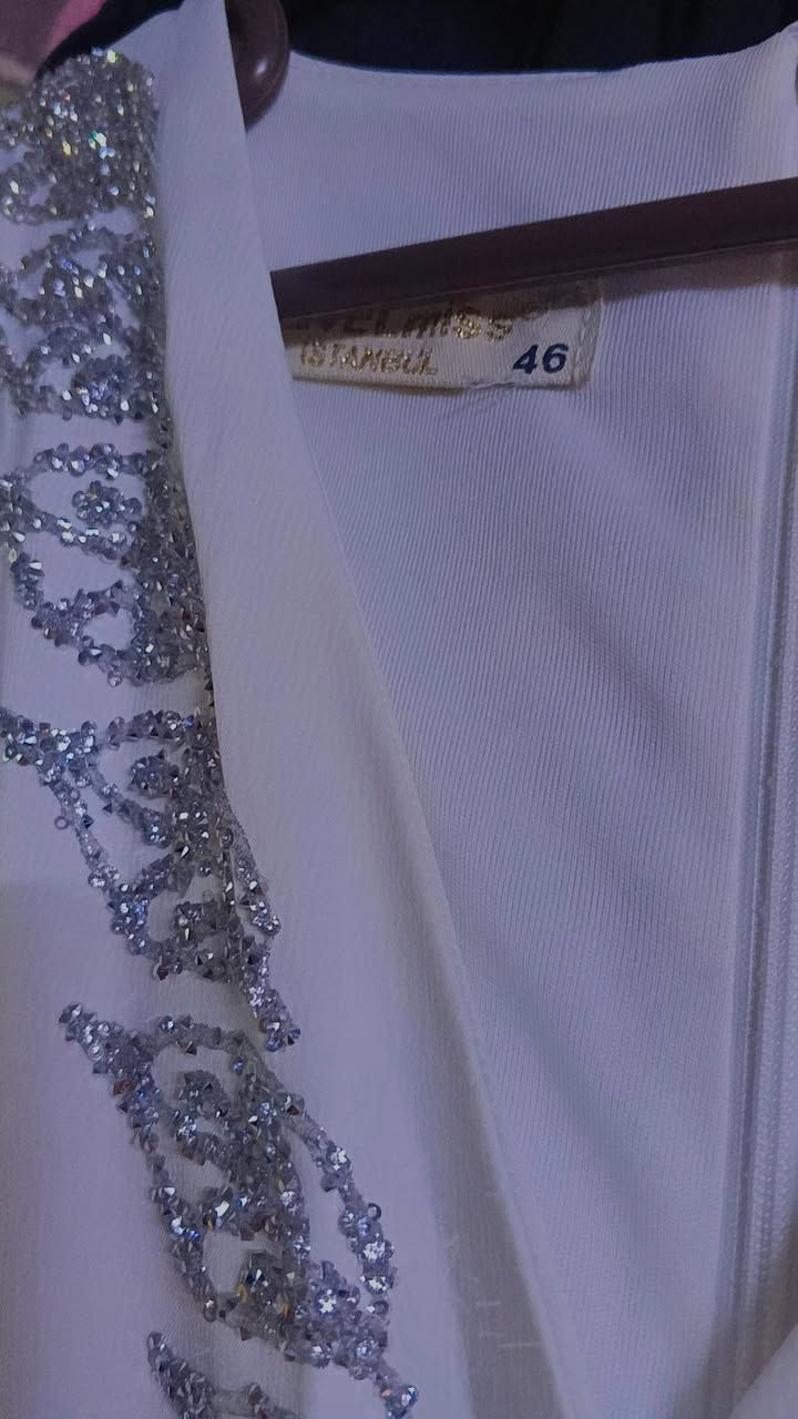 فستان عقد ملبوس مره والله جديد بنات صارله سنه قياس 46 التريده تجي خاص سعره 30وبي مجال لل25 مكاني نجف كوفه


**إذا كنت صاحب هذا الإعلان وتريد حذفه لأي سبب، رجاءا أرسل رسالة إلى الدعم الفني**