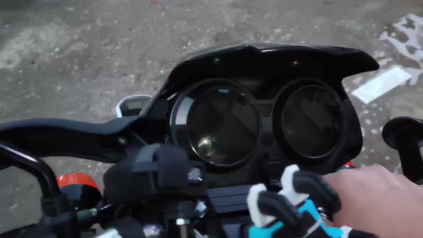 سلام عليكم ورحمة الله دايوان اخت الزيرو ماشية 4000 مديل 26 مكاني بغداد الشراي يتصل السعر 2400 مليونيين و 400 الف وبيها مجال اتصل وادلل  رقم التواصل *********** وبيكم خير وتدللون
