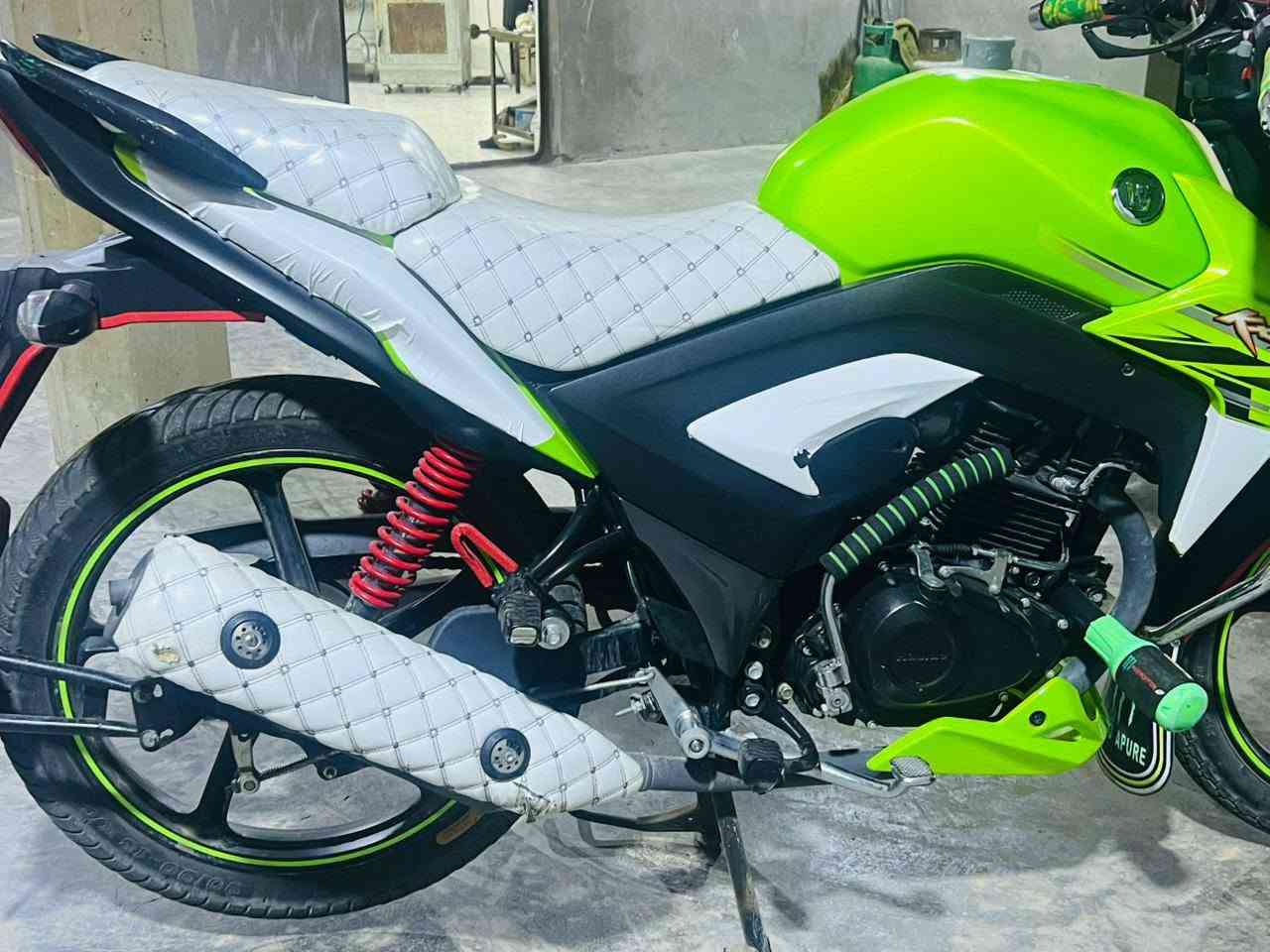 هاوجي موديل 23 ماشي 14 بعده جديد
سعر 17 ونص


**إذا كنت صاحب هذا الإعلان وتريد حذفه لأي سبب، رجاءا أرسل رسالة إلى الدعم الفني**