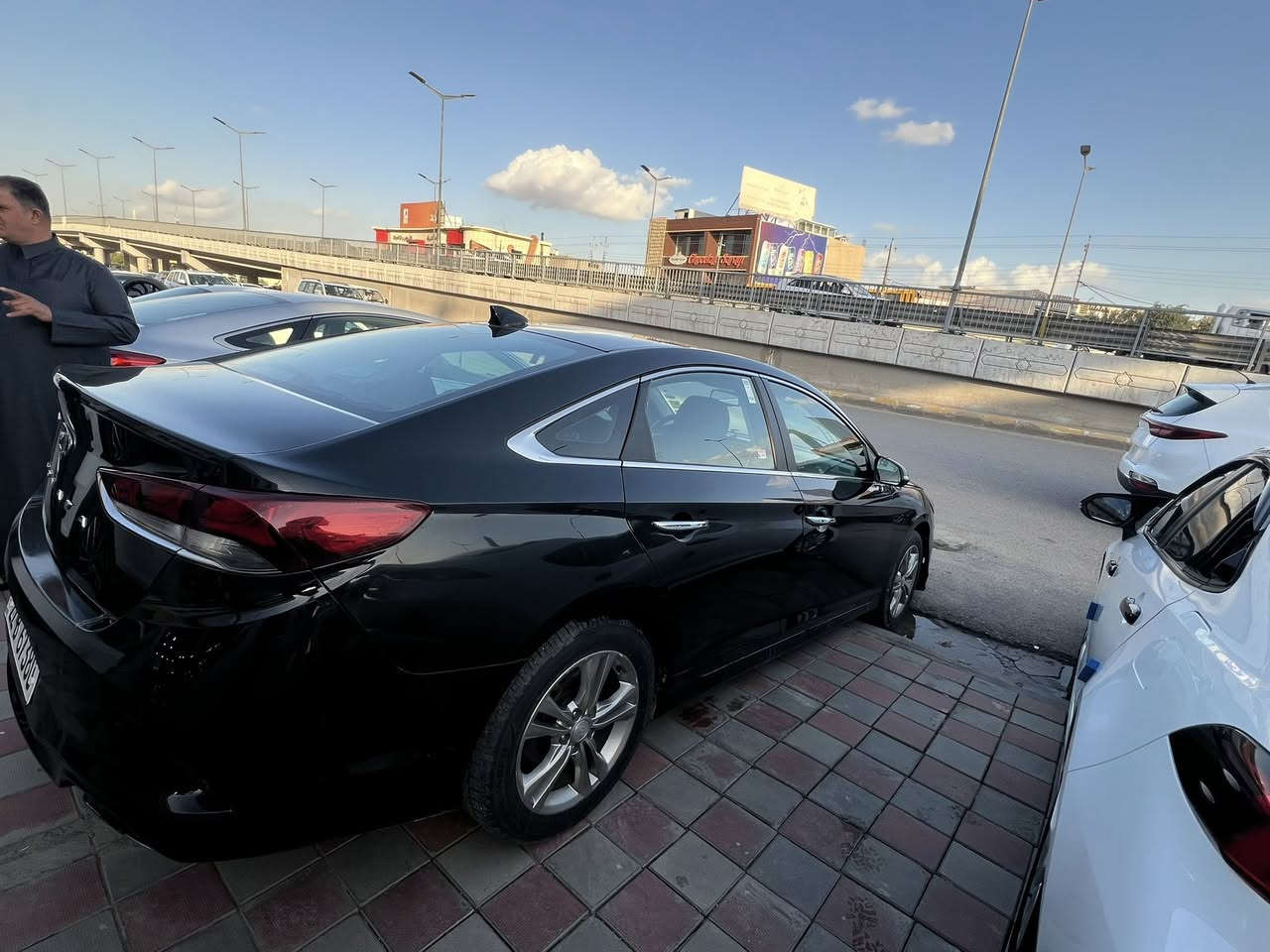 السلام عليكم
للبيع سوناتا ٢٠١٨ امريكي  سبورت فل موصفات بصمه كشن كهرباء وتسخين 
مكفوله ضرره بس دعاميه اماميه وطارف بنيد بدون ايرباك ليبل واحد رقم اربيل سنويه لل٣٠ هزه جديده  مكان الفلوجه ***********
***********
